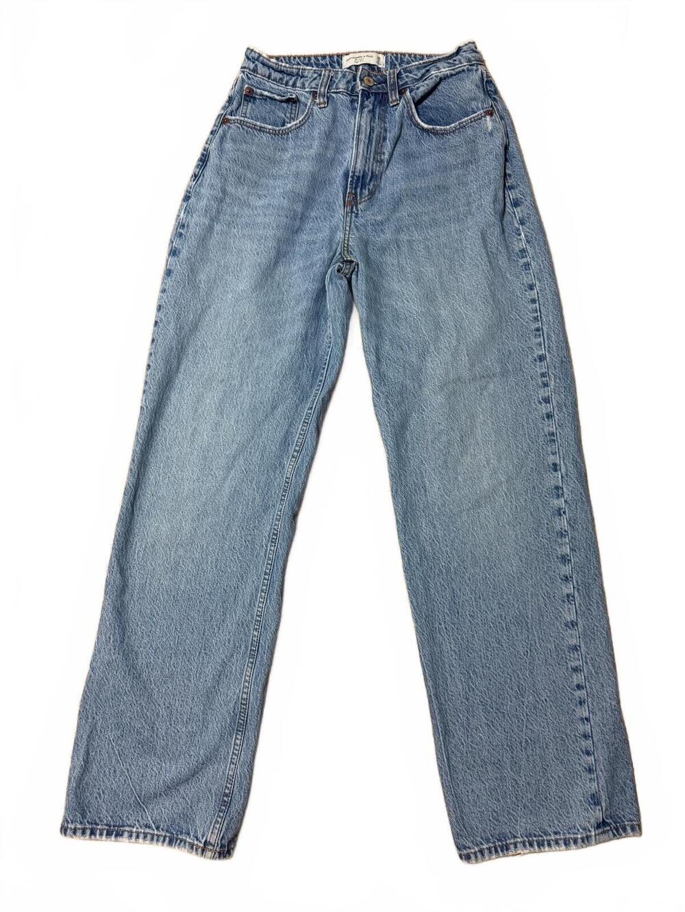 Abercrombie Curve Love 90s High Rise Jeans 26 2R Light Wash Relaxed Wide Leg